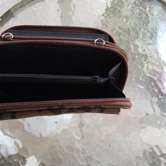 Wallet - Picture 3 of 4